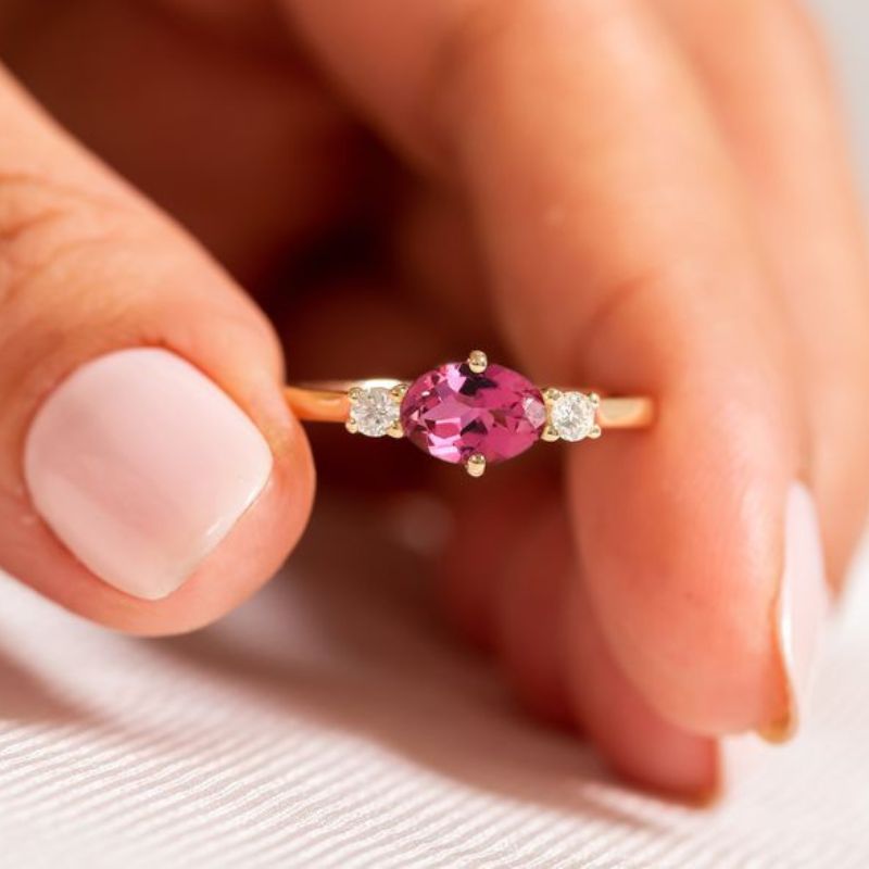 Anillo de turmalina rosa.jpg__PID:643e561d-25ea-43a4-8705-2644c1f1e046