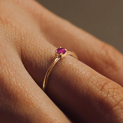 Anillo de compromiso con Rubí: la guía completa para una elección única