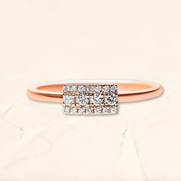 Anillo rectangular Sapna XL con pavé de diamantes engastados en oro rosa de 18 quilates