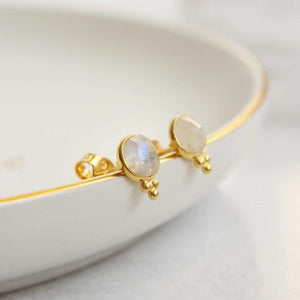 Pendientes de piedra lunar.jpg__PID:fd94df7e-ecbd-43b6-986b-17bb710fc23c
