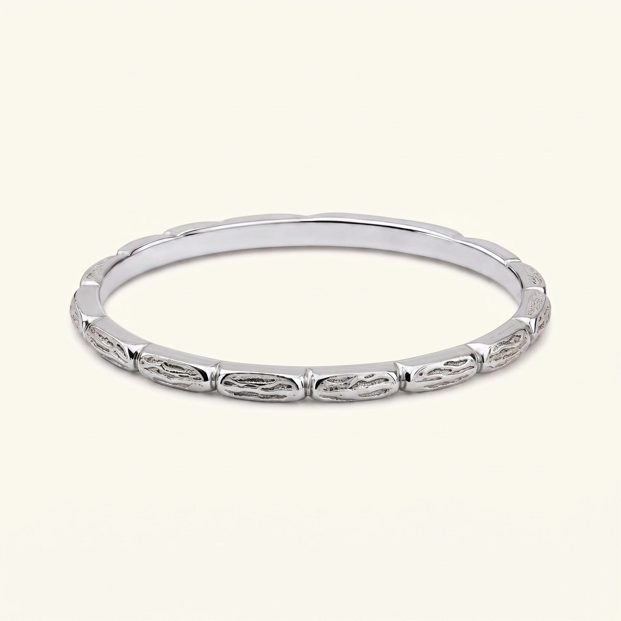 Alianza Sobek escamas de cocodrilo en oro blanco de 18 quilates, anillo fino de 1,5 mm