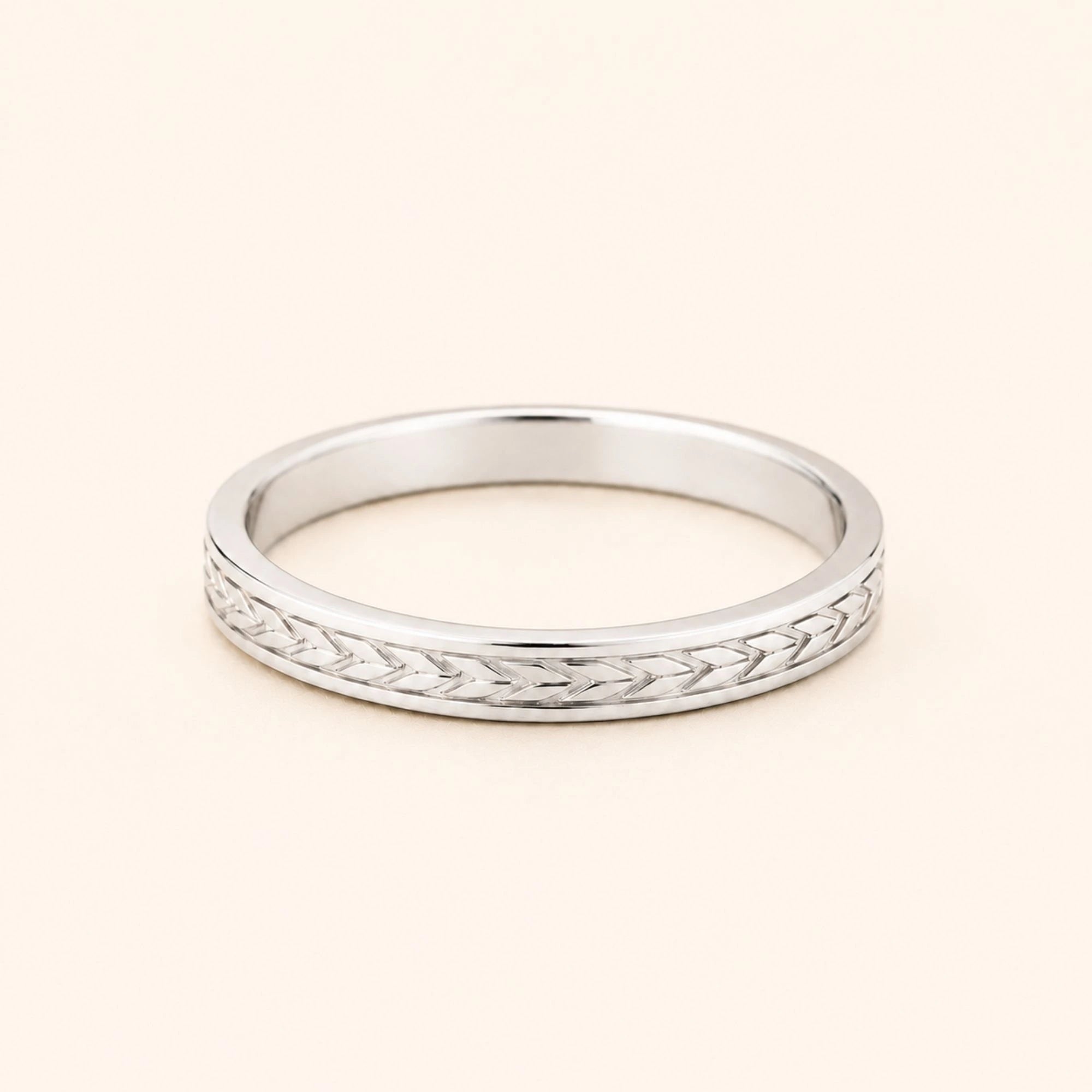 Alianza grabada de laurel en oro blanco de 18k 3mm Kléos
