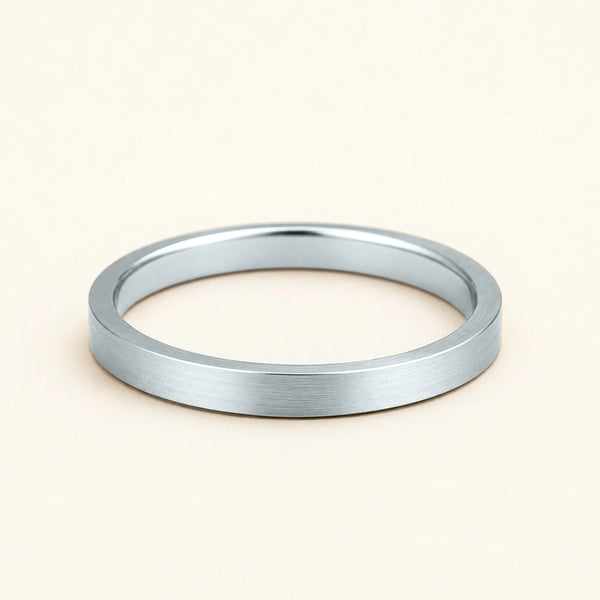 Alianza plana cepillada en oro blanco de 18 quilates para hombre Kanso, anillo mate