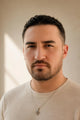 Portrait de Jonathan Realpe, contributeur style et culture de Mayuri Paris