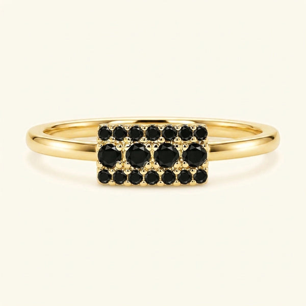 Bague alliance Sapna XL art déco rectangulaire en or jaune sertie de diamants noirs