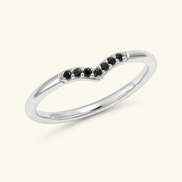 Bague chevron pavée de diamants noirs en or blanc