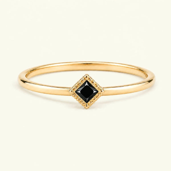 Indrani anillo de compromiso vintage, solitario diamante negro 4mm talla princesa engastado retorcido 18 quilates oro amarillo