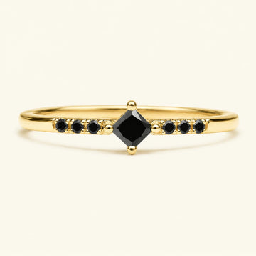 Bague de fiançailles princesse pavée de diamants noirs en or jaune
