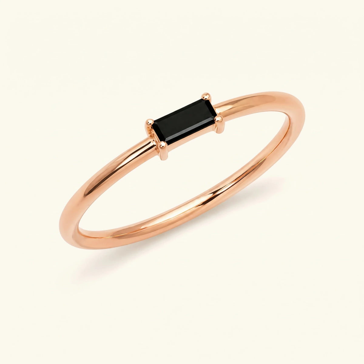 Anillo Shanti diamante negro rectangular en vermeil oro rosa, alianza joyería fina minimalista moderna