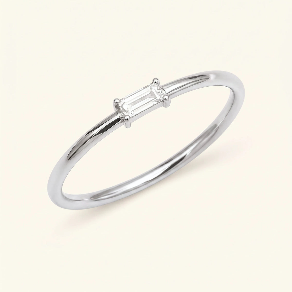 Anillo Shanti diamante talla baguette solitario en oro blanco