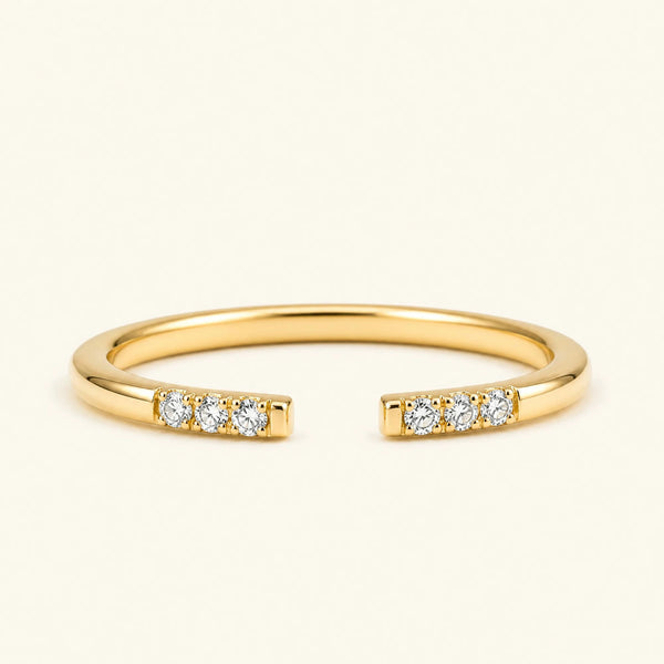 Bague ouverte fine pavée de diamants blancs en or jaune