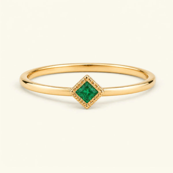 Anillo Indrani con Esmeralda