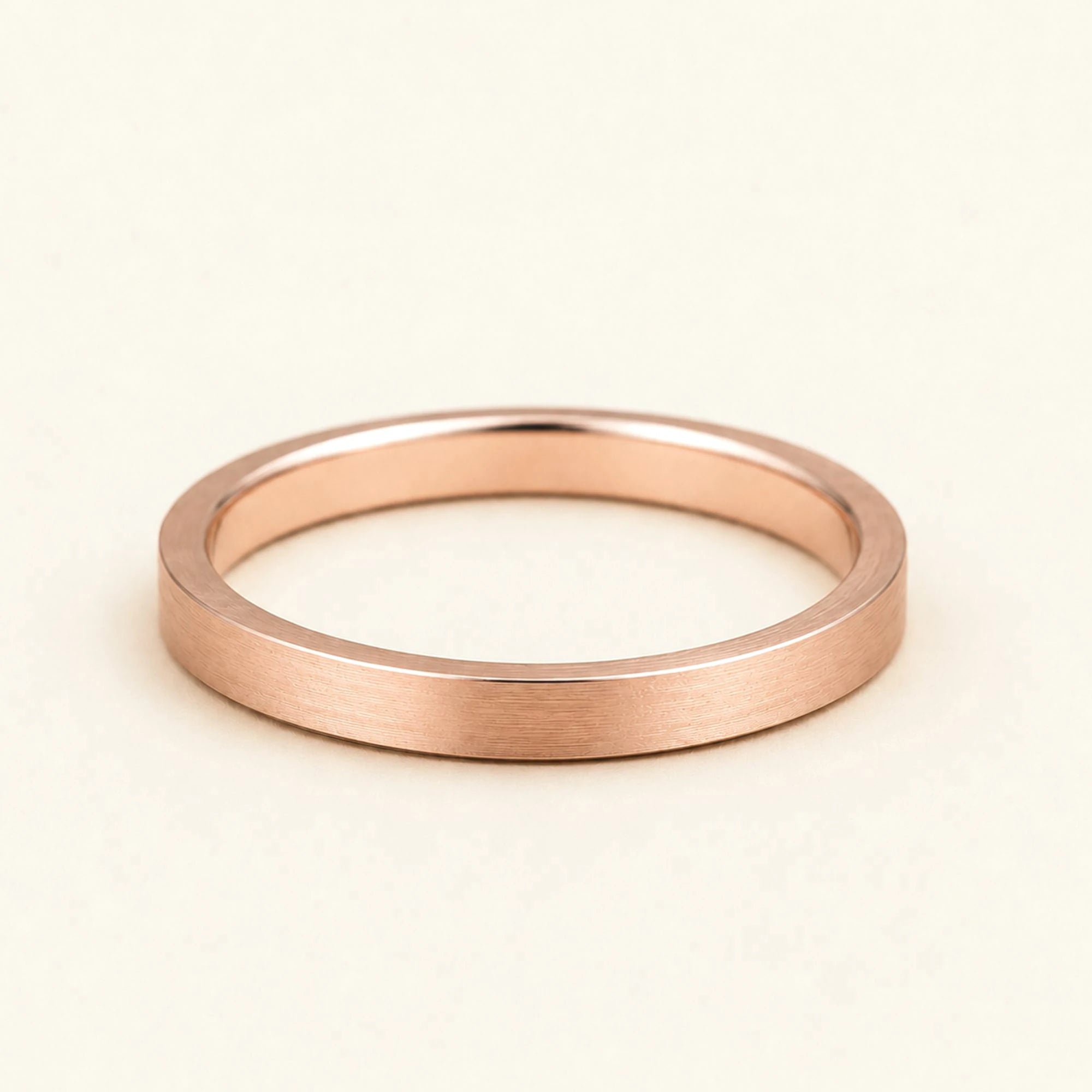 Alianza plana cepillada en oro rosa de 18 quilates Kanso, anillo mate