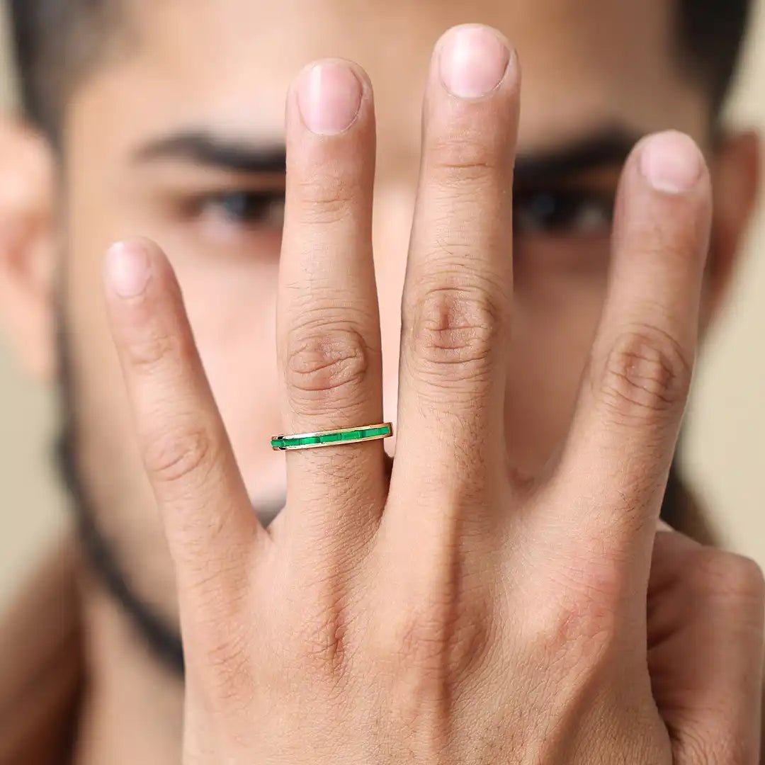 Un anillo, una palabra, una piedra