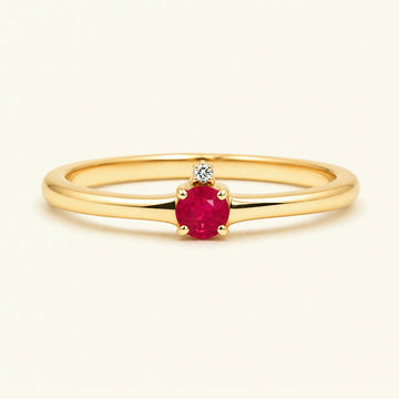 Anillo de compromiso solitario rubí en oro amarillo
