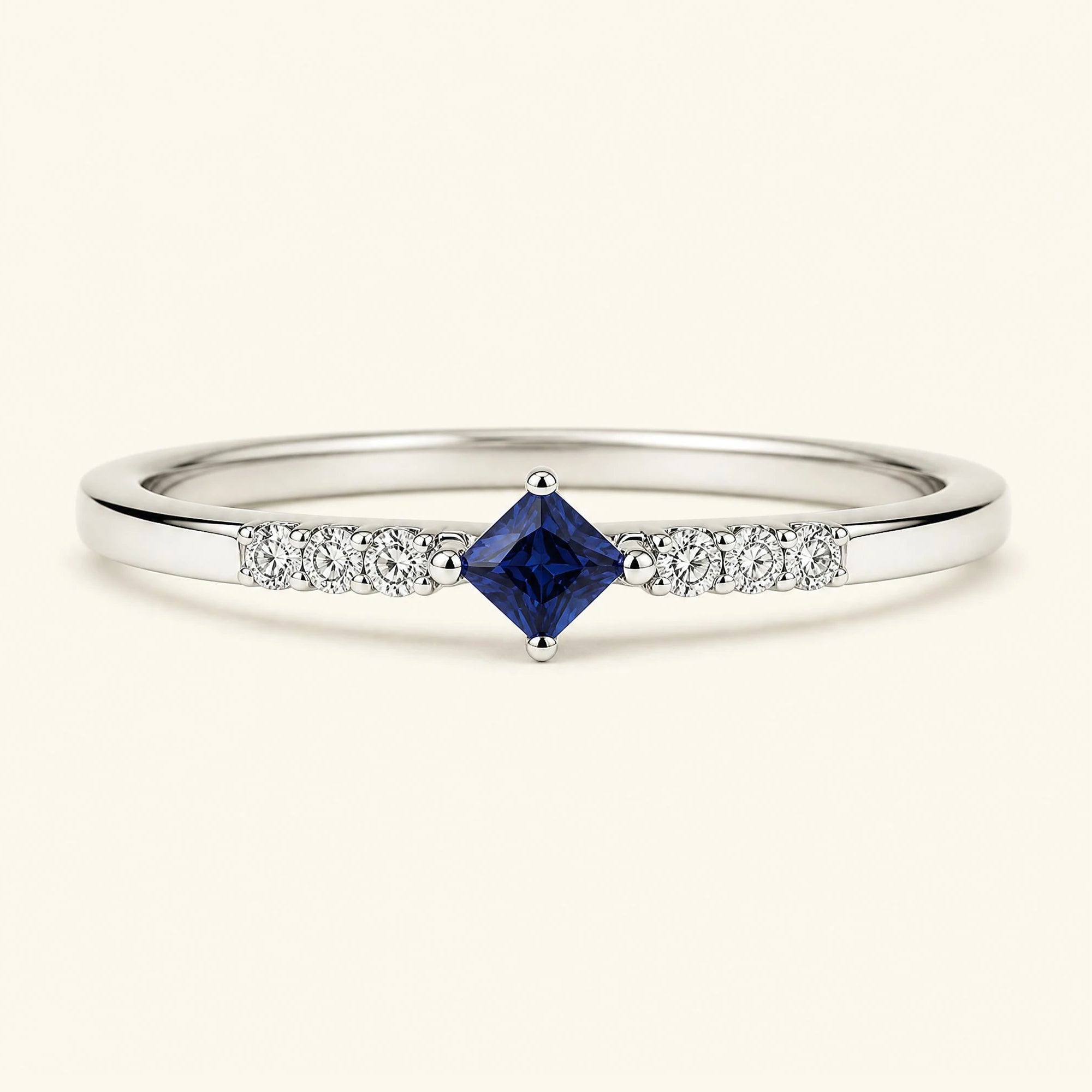 Bague de fiançailles princesse saphir et diamants en or blanc