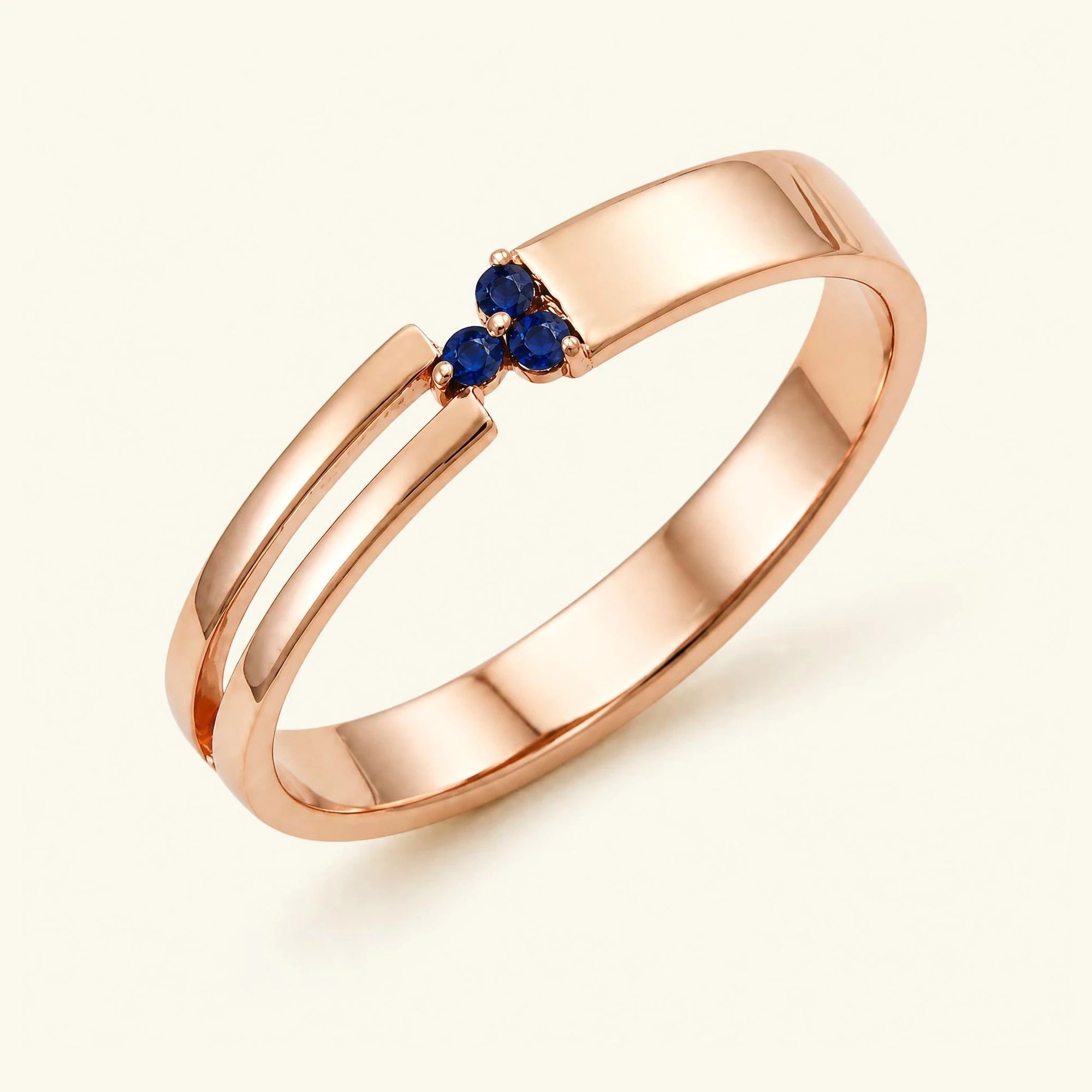Bague trois pierres de saphirs pour homme en or rose