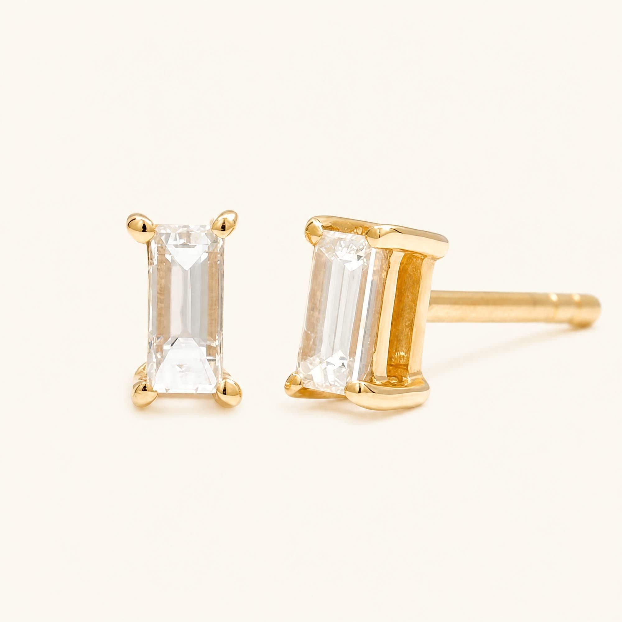 Pendientes Shanti con diamante en oro amarillo