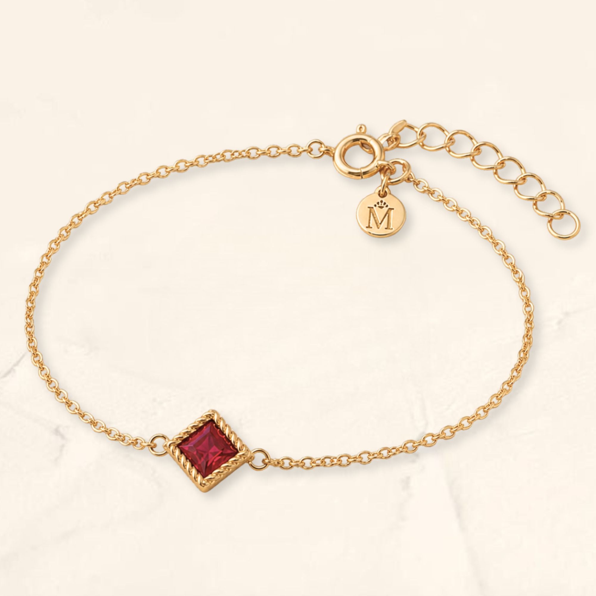 Pulsera Indrani con rubí en oro amarillo 18 quilates