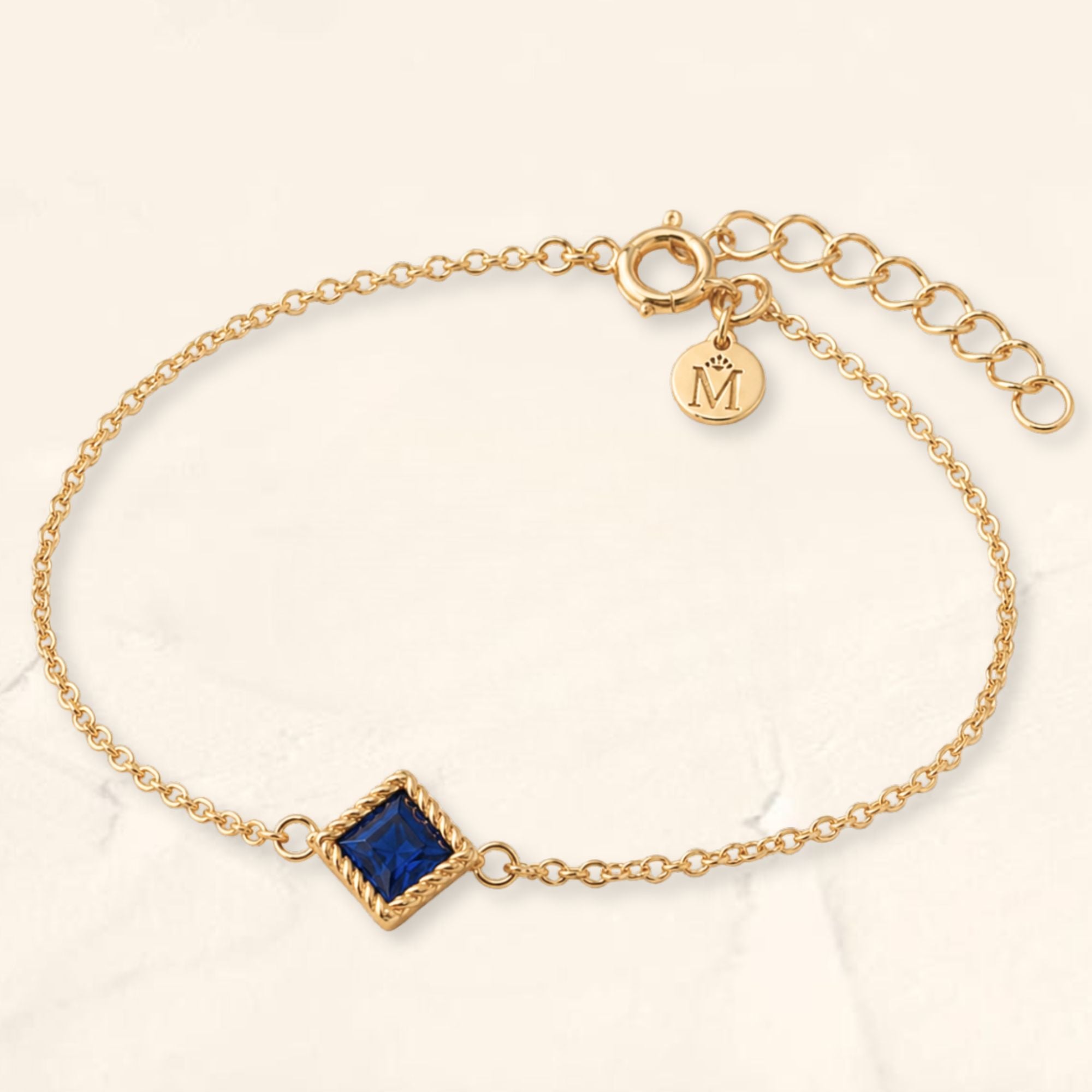 Pulsera Indrani con zafiro en oro amarillo 18 quilates