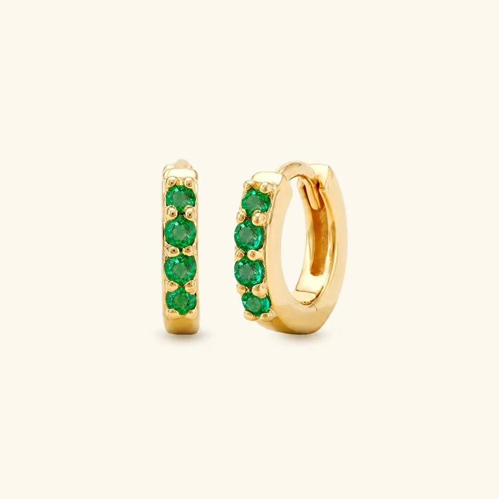 Pendientes de aro Sumitra en oro amarillo con cuatro esmeraldas, regalo para testigo de boda
