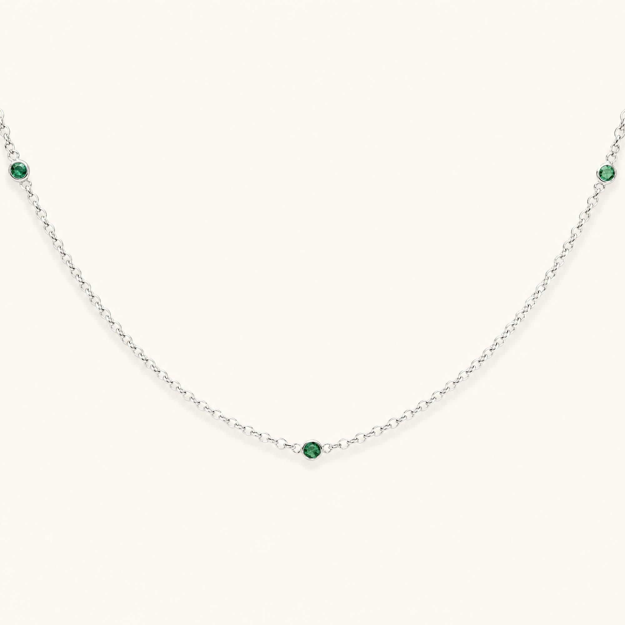 Collar ras de cuello en plata y esmeralda