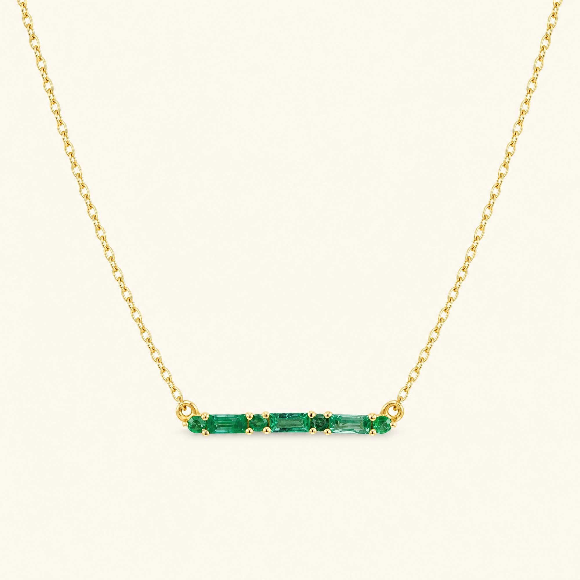 Collar Bhagya esmeralda horizontal geométrico baguette