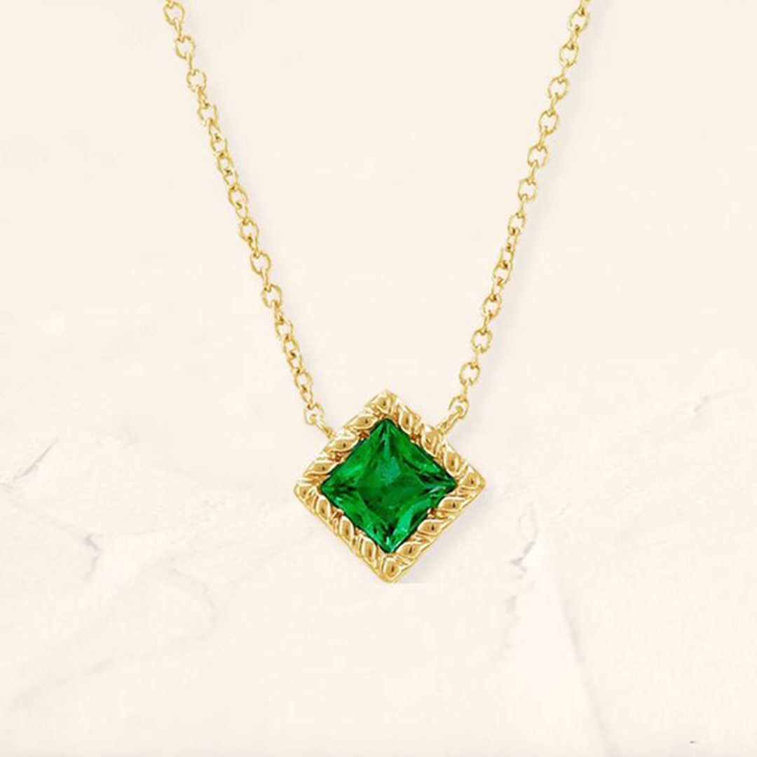 pendentif emeraude or jaune taille princesse