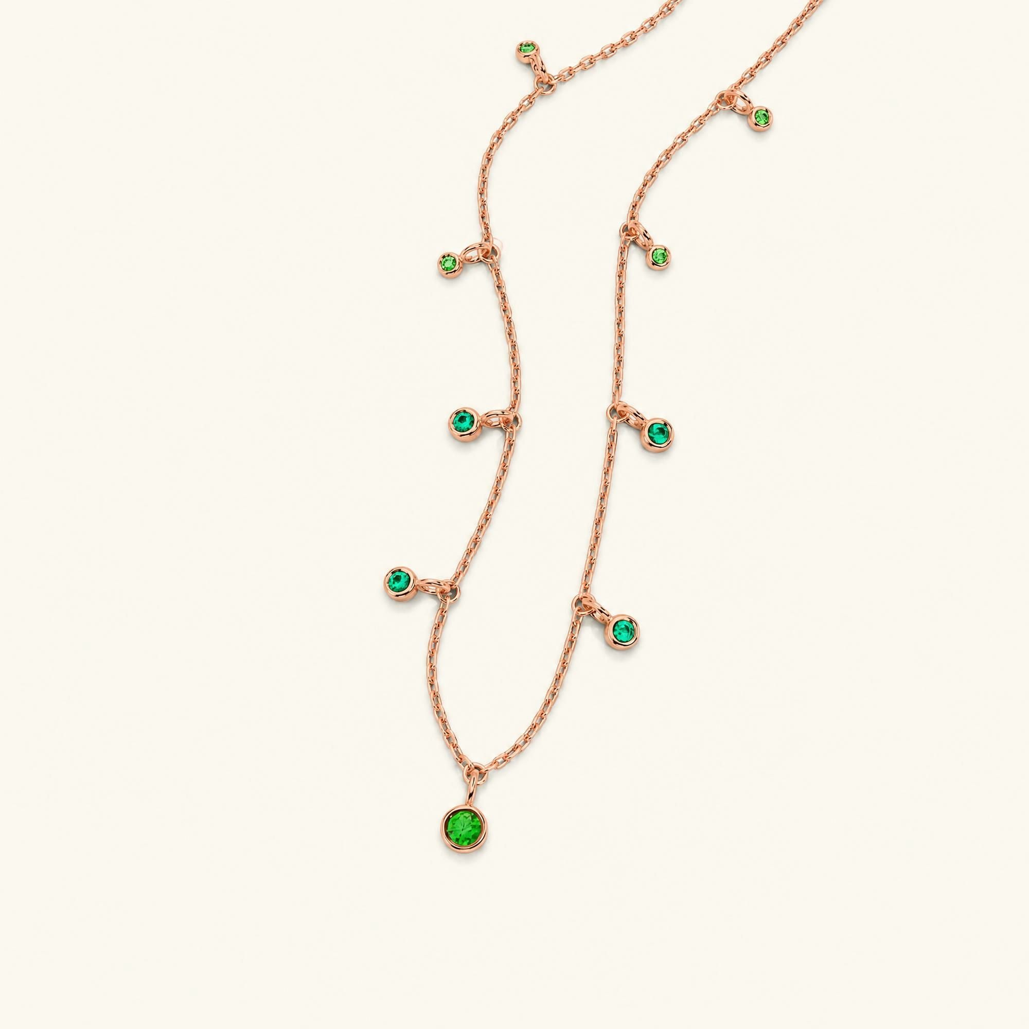 Collar Megha de oro rosa con esmeralda