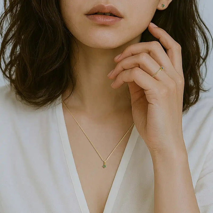 Collar Saral diamante verde