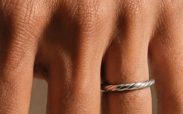 ¿Cómo saber tu talla de anillo? 5 métodos fiables