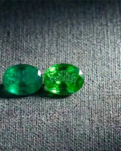 Esmeralda vs Tsavorita: ¿qué piedra verde elegir?