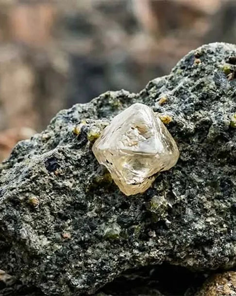 ¿De dónde vienen los diamantes? Guía de orígenes y minas