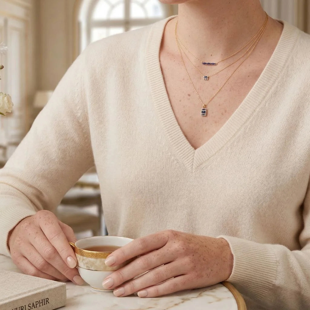 Collares en oro amarillo de 18k engastados con Zafiros azules, colección Mayuri