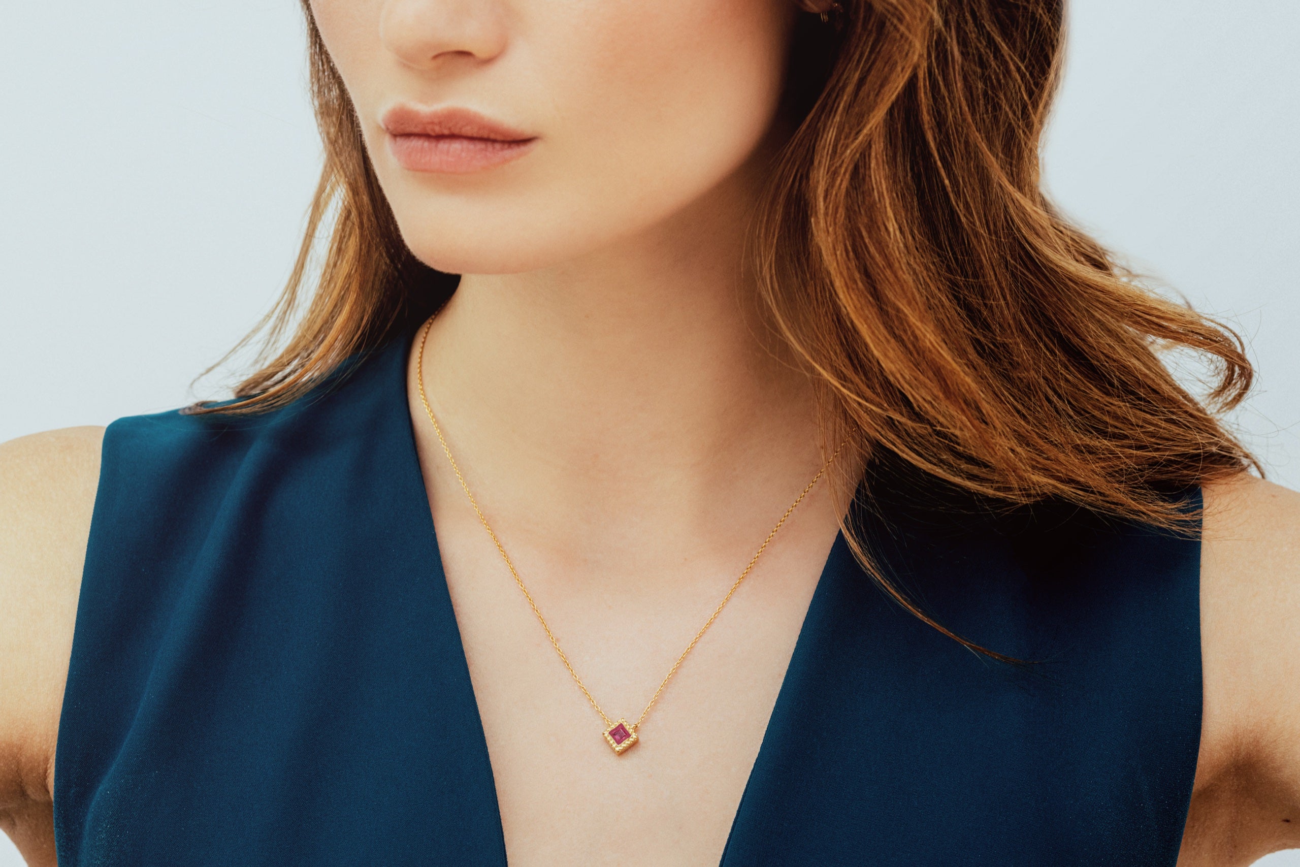 Parure Indrani — collier rubis lifestyle