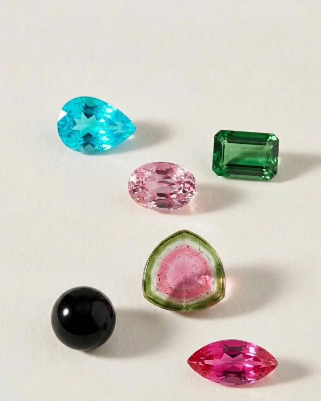 Arcoíris de turmalinas naturales: rosa, verde, azul Paraíba, sandía y negra