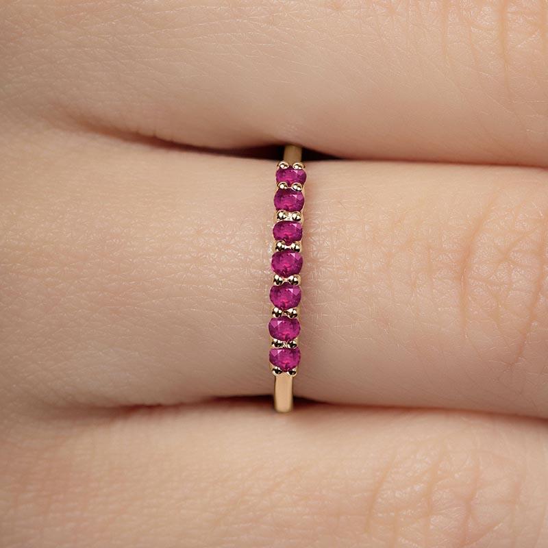 Bague vadha en or rose sertie de rubis